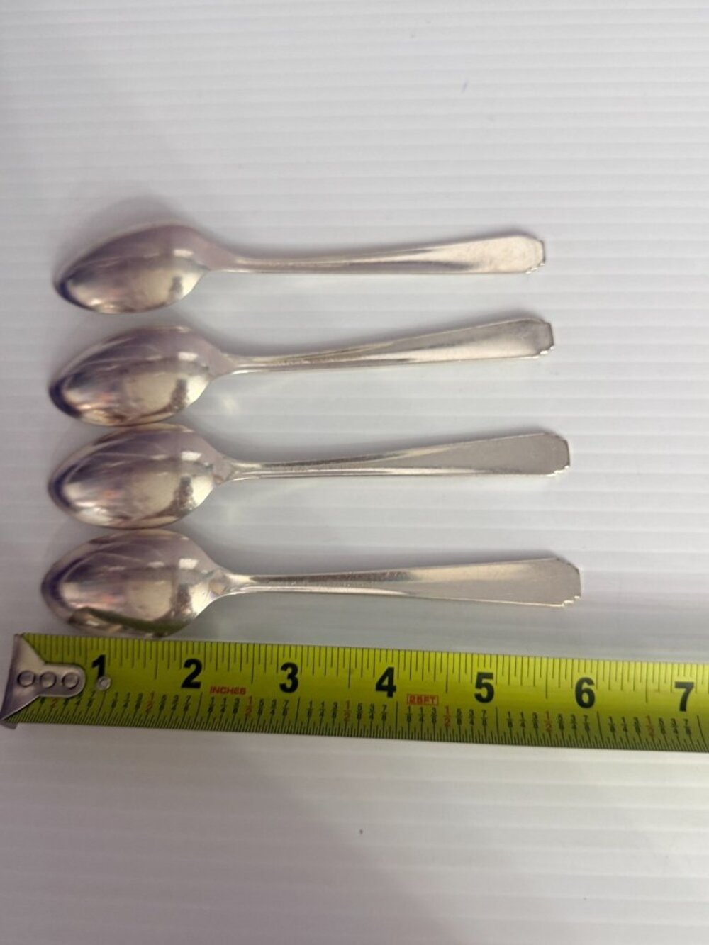 4 Friendship Medality Oneida  Tudor plate Teaspoons 1932 6 1/8" - Picture 5 of 8